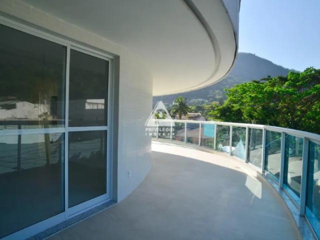 Cobertura Duplex de 294 m² na Barra da Tijuca – 2 Quartos, 1 Suíte, 1 Vaga