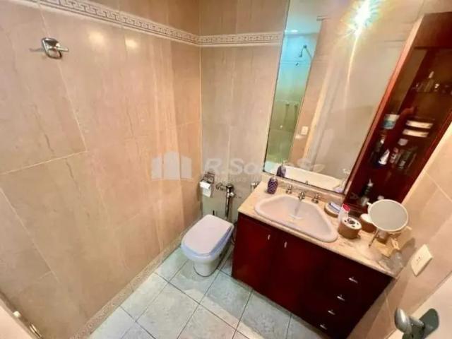 Cobertura duplex em Botafogo, dois quartos sendo um suíte, dependência completa, terraço com vist