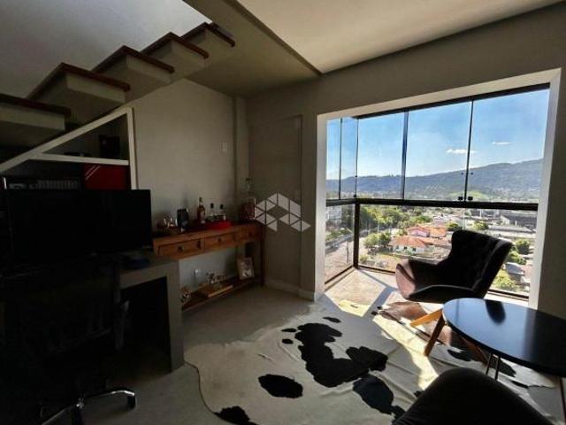 Cobertura Duplex semimobiliada, 3 dorm um é suite, 173m², piscina, sacada, c