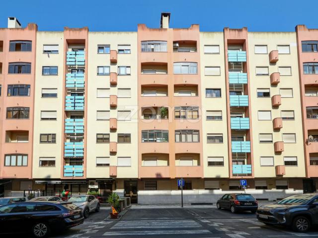 Cobertura Duplex T2+4 com terraço – Casal do Cotão