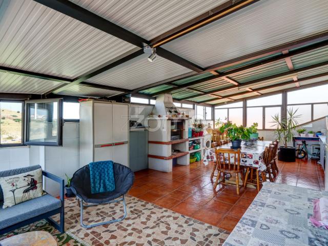 Cobertura Duplex T2+4 com terraço – Casal do Cotão