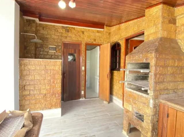 Cobertura duplex 3 quartos sendo 01 suíte Jardim Jalisco Resende RJ