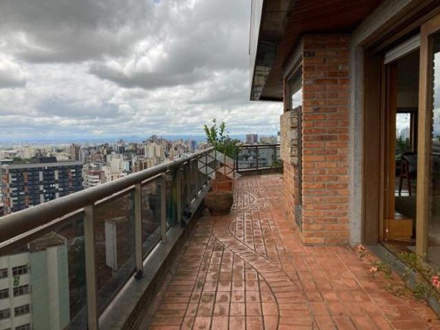 Cobertura encantadora no bairro Mont Serrat!