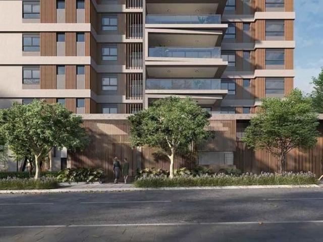 Cobertura Exclusiva em Moema 292 m², 4 Suítes e 3 Vagas com Lazer Completo
