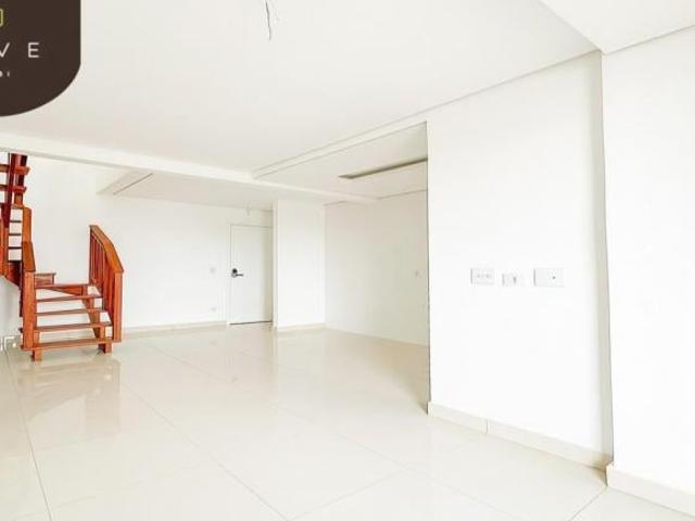Cobertura nova no Edifício llha de Capri, 03 quartos, sendo 01 suíte, 02 vagas de garagem no bairro