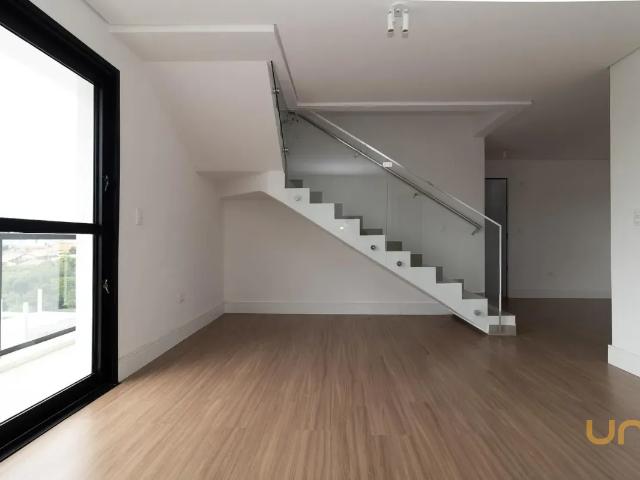Cobertura no Guabirotuba de 174 m² com 3 quartos