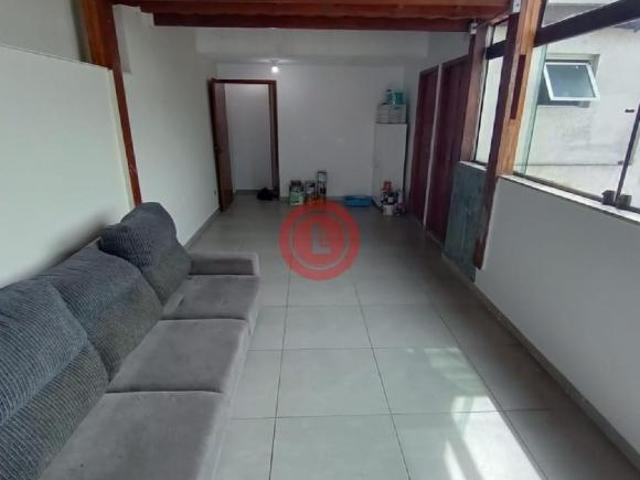 Cobertura sem condomínio semimobiliada à venda com 134 m2, 3 dorm, 1 suíte e 2 vagas! Santa Maria, S