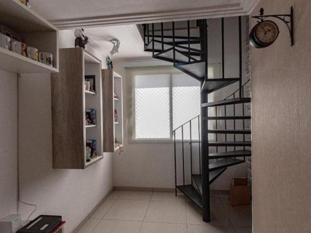 Cobertura para venda com 4 quartos, sendo 1 suíte, 270m²