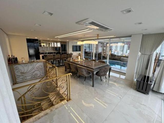 Cobertura para venda e aluguel em Batel de 313.00m² com 3 Quartos e 3 Garagens