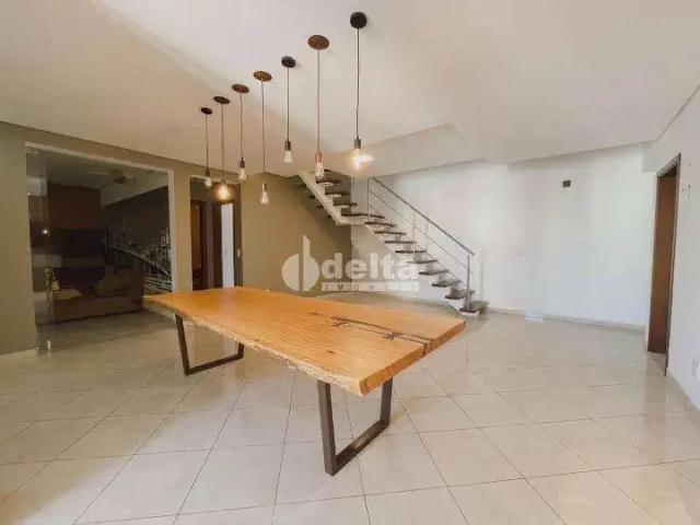 Cobertura para Venda em Uberlândia/MG Centro 4 Quartos