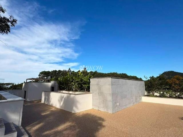 Cobertura para Venda em Balneário Camboriú/SC Praia do Estaleiro 3 Quartos