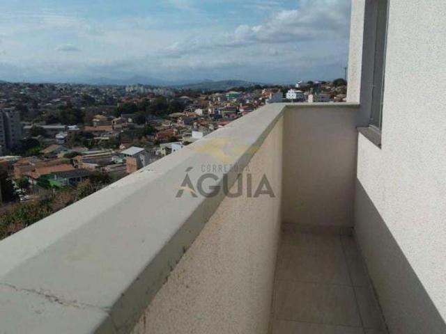 Cobertura para venda em Candelária de 90.08m² com 3 Quartos, 1 Suite e 2 Garagens