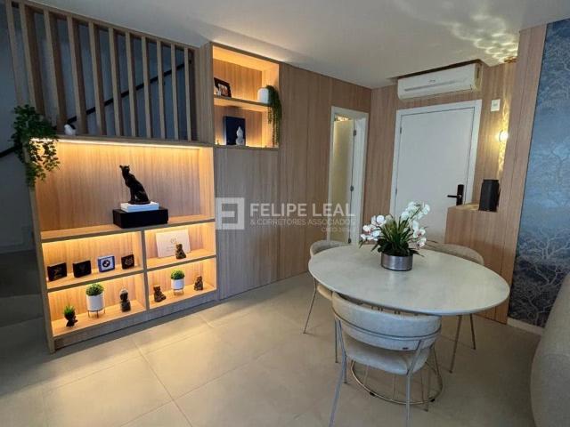 Cobertura para Venda em Florianópolis/SC Estreito 3 Quartos