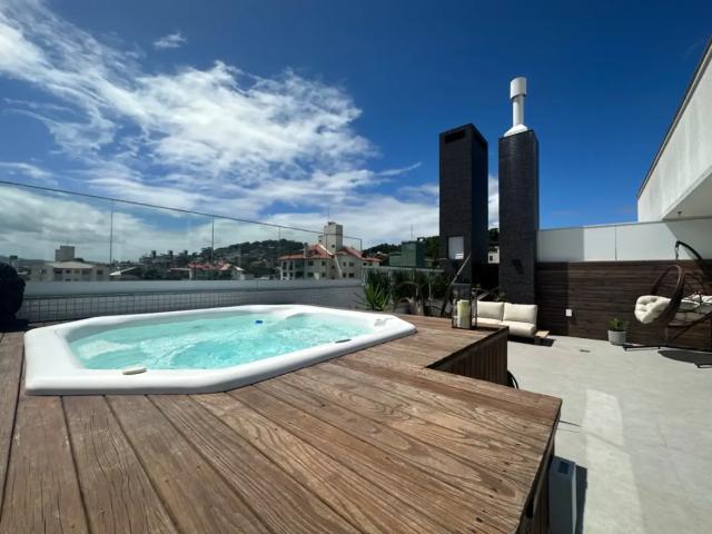 Cobertura para Venda em Florianópolis/SC Abraão 2 Quartos