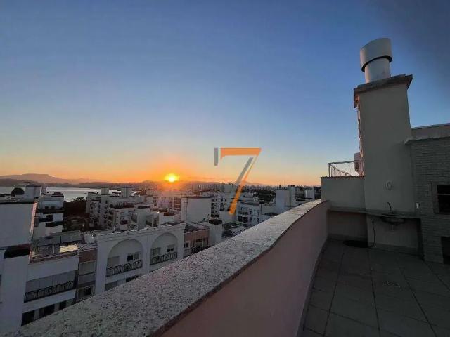 Cobertura para Venda em Florianópolis/SC Abraão 4 Quartos