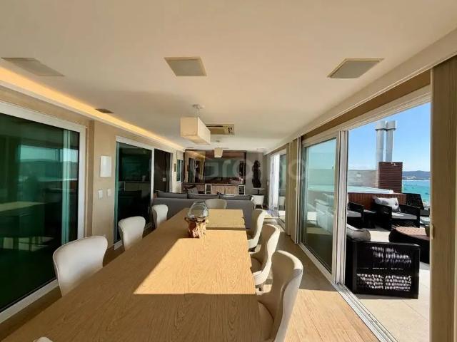 Cobertura para Venda em Florianópolis/SC Jurerê 4 Quartos