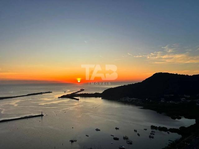 Cobertura para Venda em Itajaí/SC Fazenda 3 Quartos