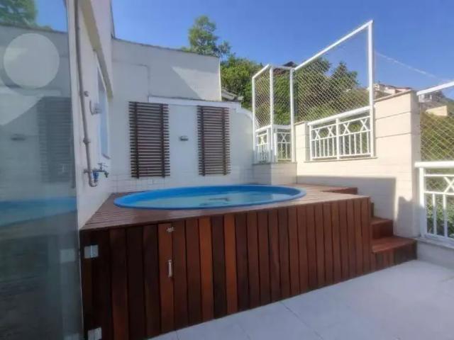 Cobertura para Venda em Niterói/RJ São Francisco 2 Quartos