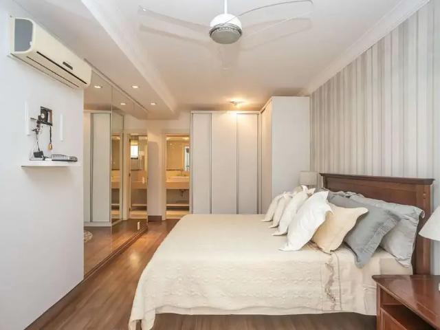 Cobertura para Venda em Porto Alegre/RS Cristal 3 Quartos