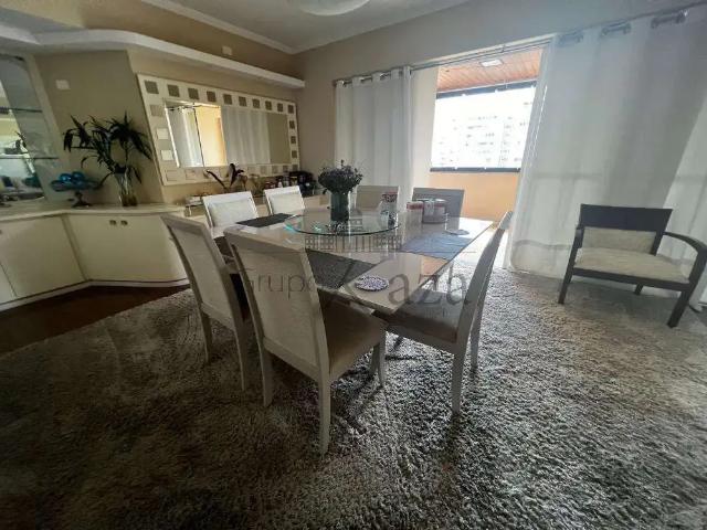 Cobertura para Venda em São José dos Campos/SP Vila Guaianazes 5 Quartos