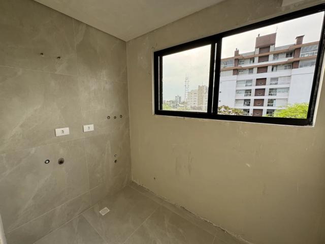 Cobertura para Venda em São José dos Pinhais/PR Centro 4 Quartos