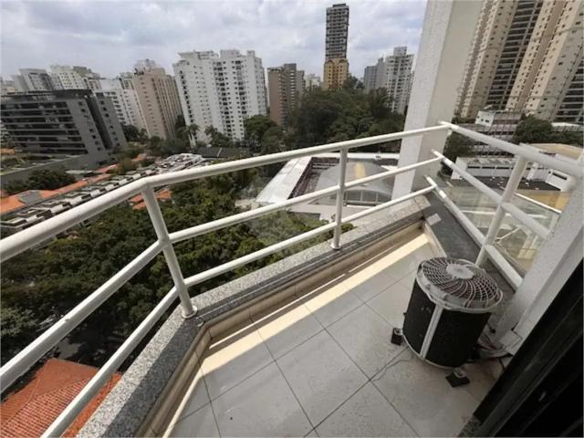 Cobertura para Venda em São Paulo/SP Brooklin 3 Quartos
