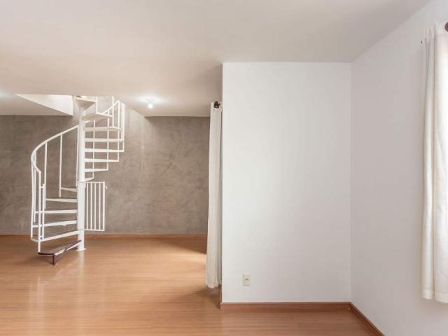 Cobertura para Aluguel com 2 quartos, 136 m² por R$ 3.500