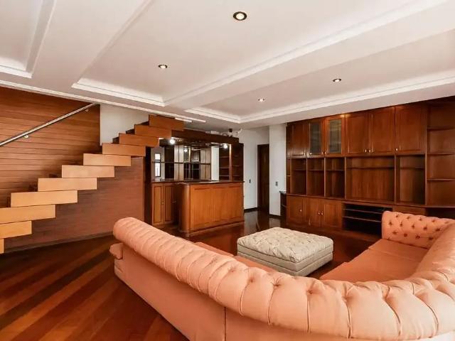 Cobertura para Locação em Curitiba/PR Ahú 4 Quartos