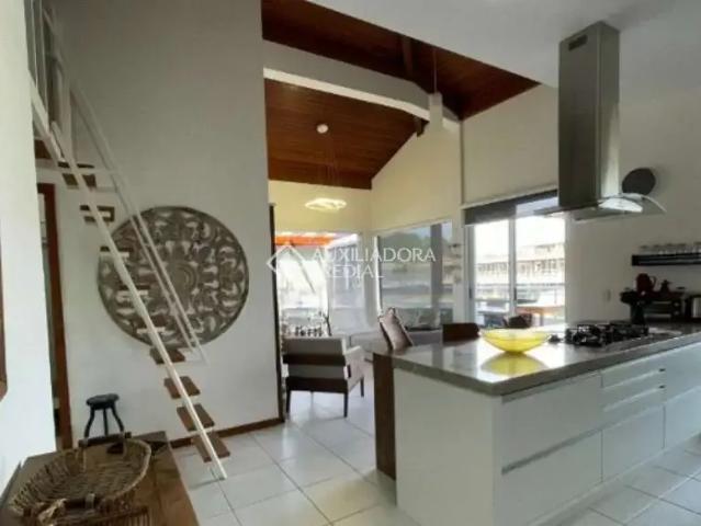 Cobertura para Locação em Florianópolis/SC Canasvieiras 3 Quartos