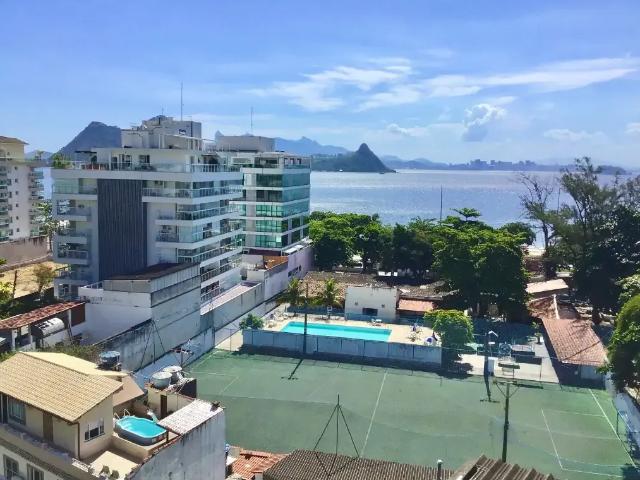 Cobertura para Locação em Niterói/RJ São Francisco 4 Quartos