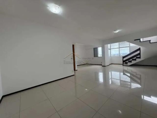 Cobertura para Locação em São José dos Campos/SP Jardim das Colinas 4 Quartos