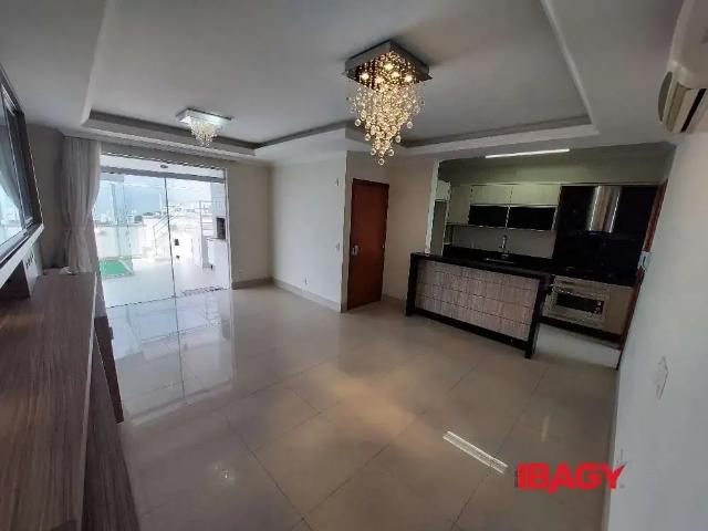 Cobertura para Locação em São José/SC Barreiros 2 Quartos