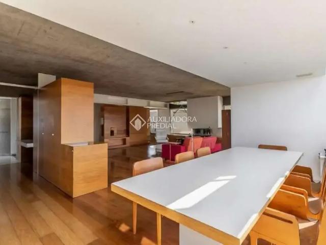Cobertura para Locação em Porto Alegre/RS Petrópolis 4 Quartos