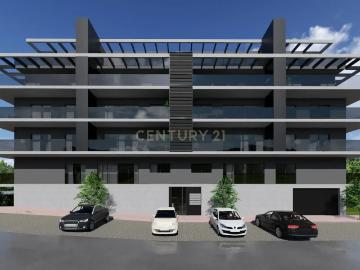 Cobertura T3 de luxo, com amplas varandas, áreas generosas e excelente luminosidade. Um apartamento exclusivo para viver com conforto e sofisticação