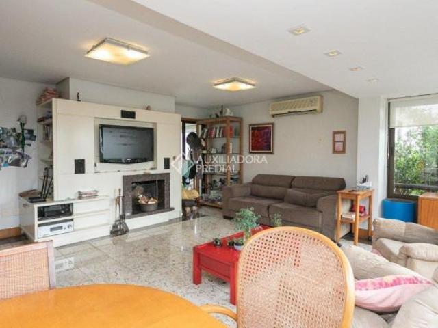COBERTURA TRIPLEX, 4 QUARTOS, 3 VAGAS, NO BAIRRO RIO BRANCO