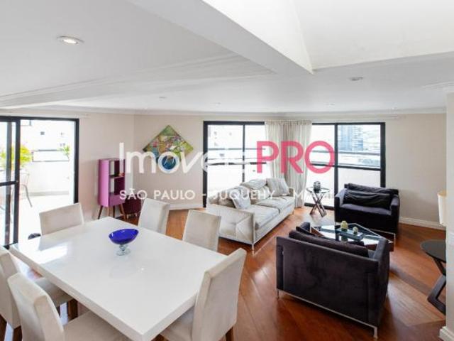 Cobertura triplex no Brooklin com 202m², 5 quartos e 3 vagas