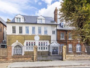 Cobourg Road, London SE5, 3 bed flat to rent, £1,900 pcm | PrimeLocation