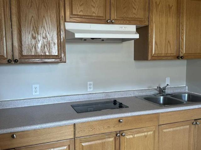 Cochrane, Bachelor Suite / Office Space for Rent — 1 Bedroom Room For Rent