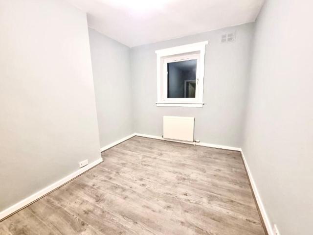 Cochranemill Road, Paisley PA5, 4 bed flat to rent, £1,100 pcm | PrimeLocation
