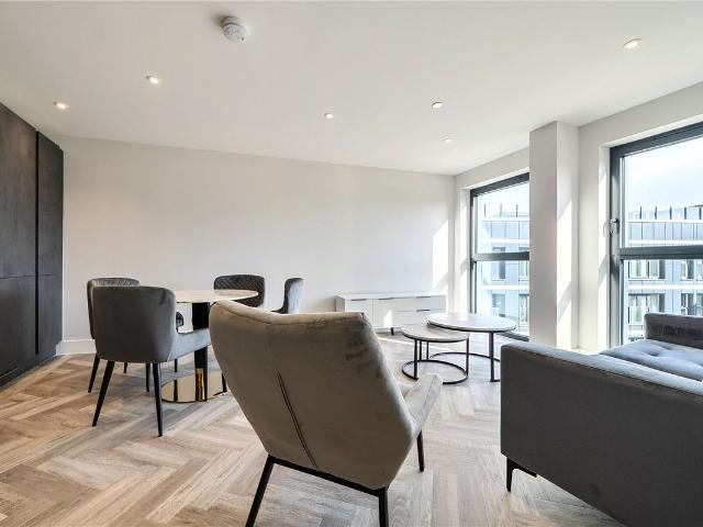Cockfosters Road, Barnet EN4, 2 bed flat to rent, £2,550 pcm | PrimeLocation