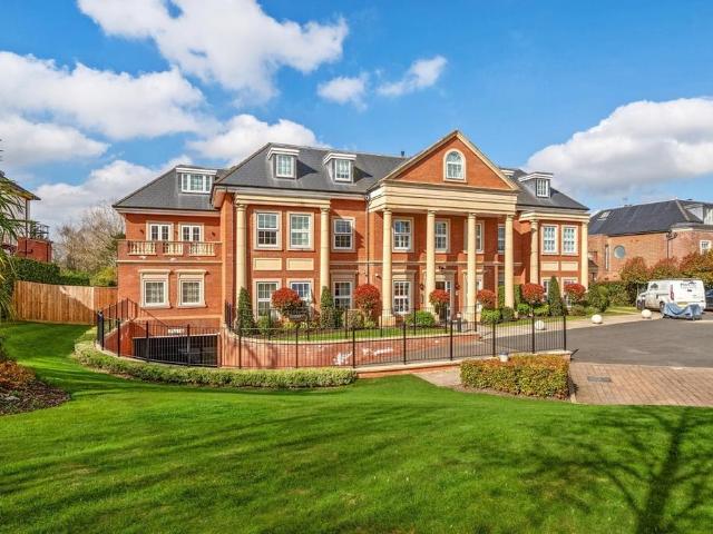 Cockfosters Road Barnet EN4 4 bed apartment to rent £6,500 pcm £1,500 pw