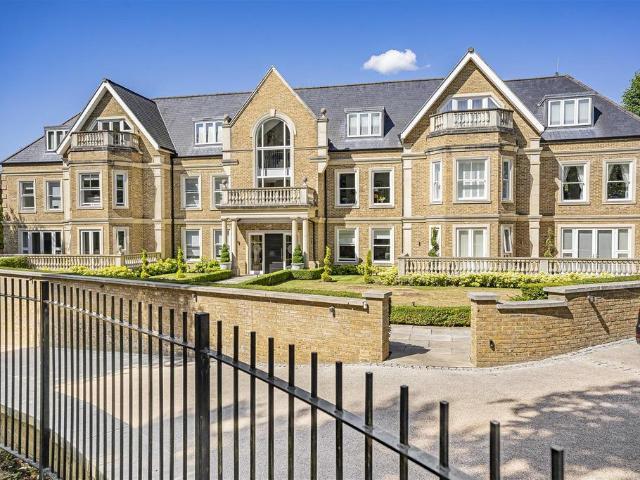 Cockfosters Road, Cockfosters 3 bed flat to rent £7,000 pcm £1,615 pw