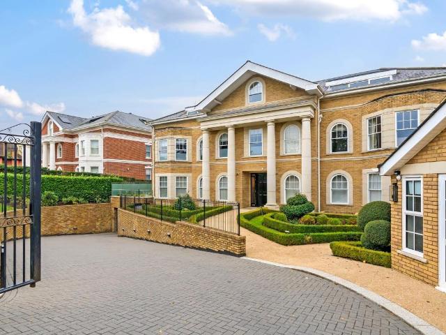 Cockfosters Road, Hadley Wood EN4, 3 bed flat to rent, £5,500 pcm | PrimeLocation