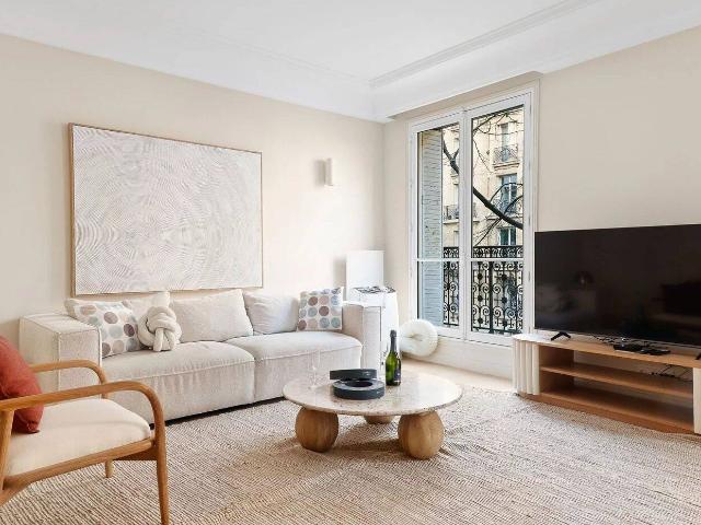 CODE CIVIL Appartement d'exception 4 pièces de 104 m² avec bal