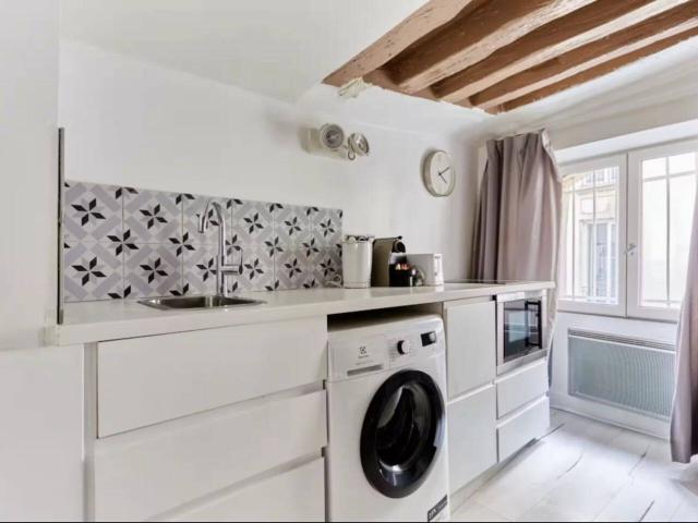 CODE CIVIL Charmant Studio de 20 m² avec poutres apparentes –