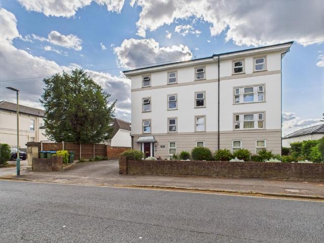 Codenham Lodge, St Stephens Road. 1 bed flat to rent £1,150 pcm £265 pw
