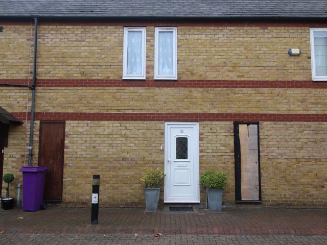 Codling Close, Wapping, London E1W, 2 bed terraced house to rent, £2,500 pcm | PrimeLocation