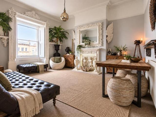 Codrington Mansions,138 139 Western Road 3 bed apartment to rent £2,300 pcm £531 pw