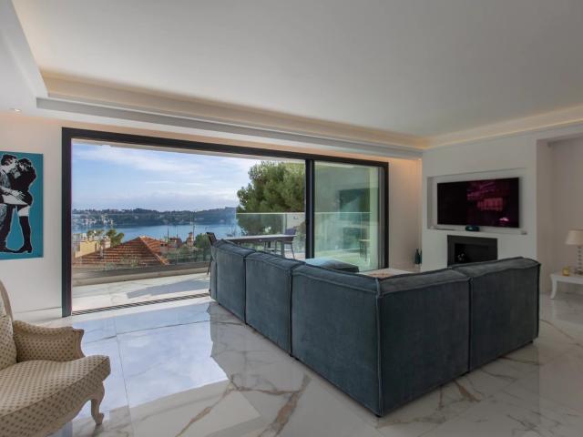 Coeur de Villefranche sur Mer, superbe villa moderne avec 6. 300m² Villefranche sur Mer