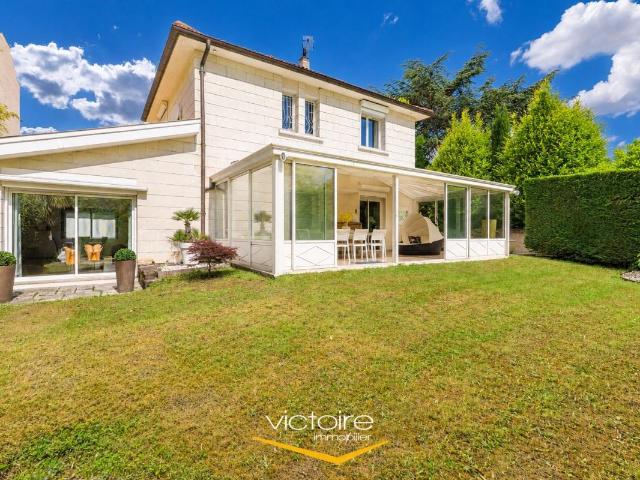 Coeur de Montchat Cours Eugénie Splendide maison de 4 suites sur une magnifique parcelle de 600 m²